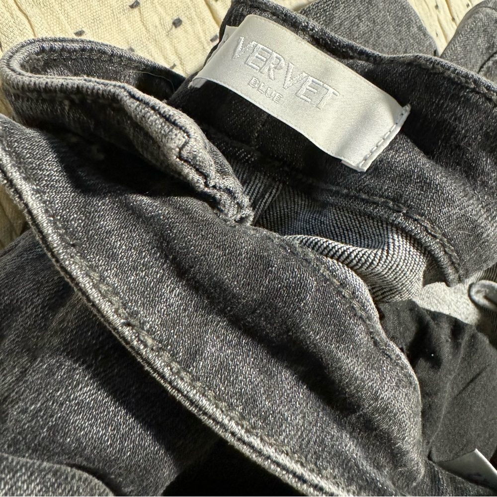 vervet blue T5061-P GUC distressed black gray jeans size 22